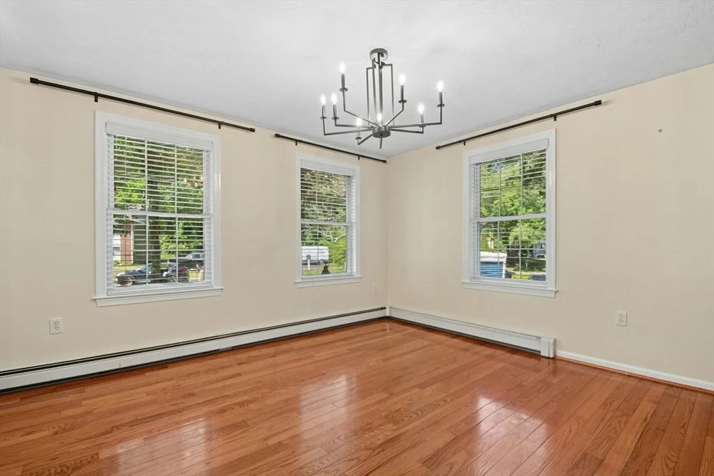 Photo of 37 Mark Dr