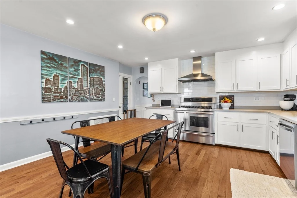 Photo of 28 Riverside Sq