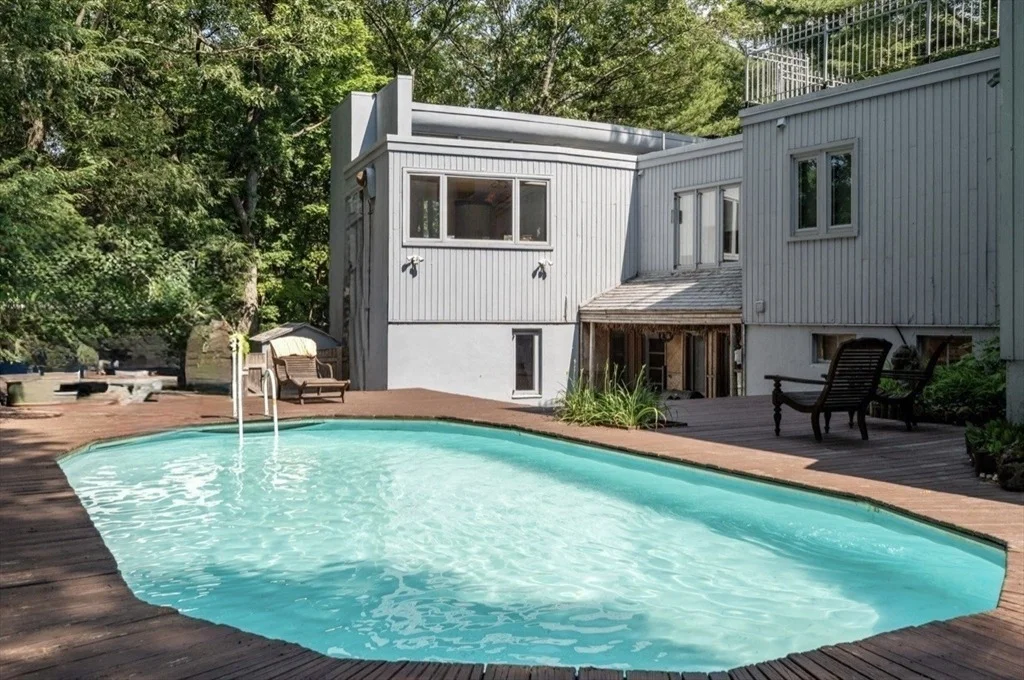 Photo of 108 Codman Rd