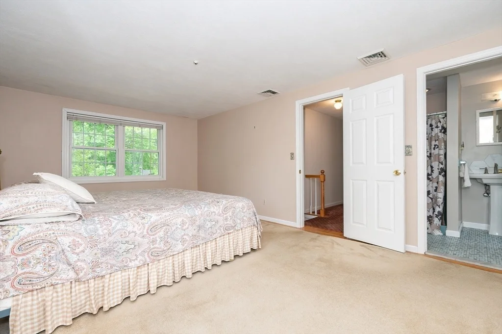 Photo of 69 Stonybrook Dr