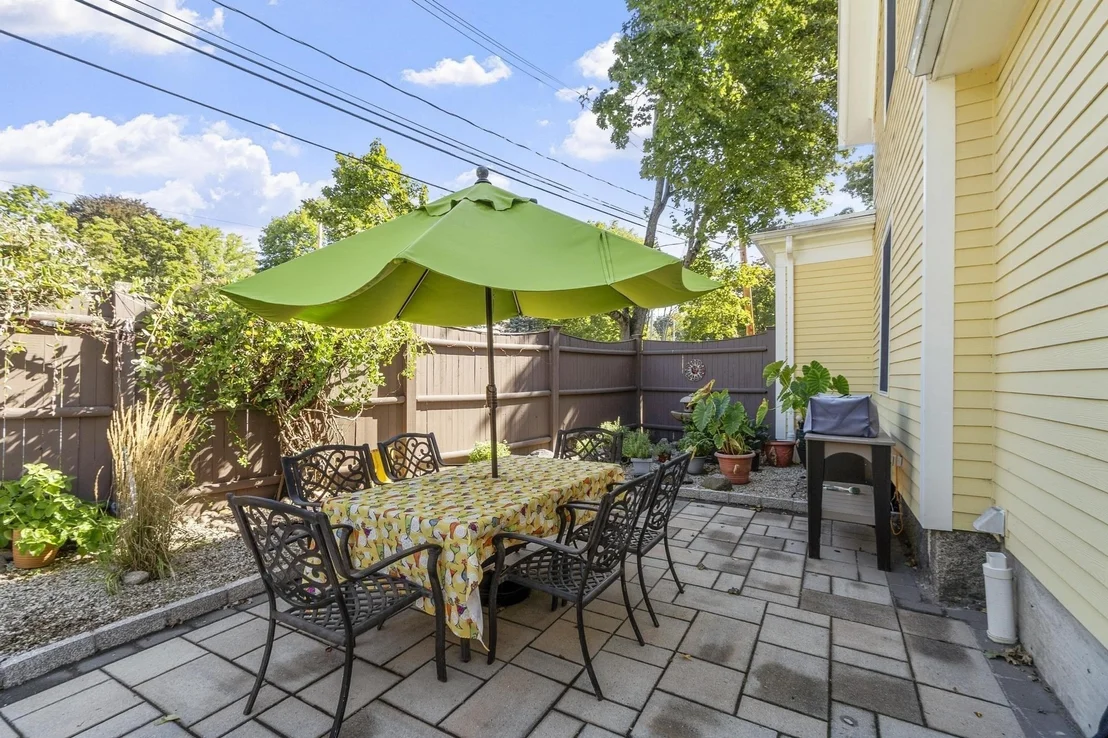 Photo of 8 Winthrop St