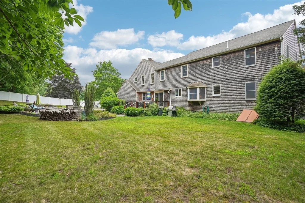 Photo of 2 Berkley Cir