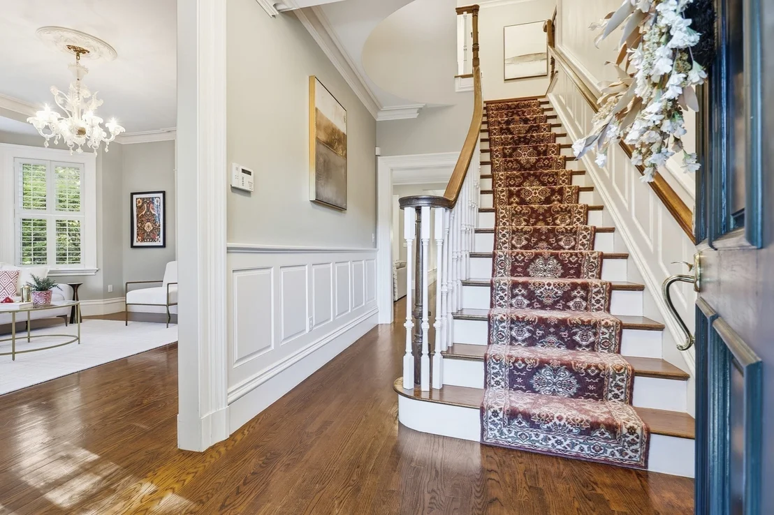 Photo of 7 Locust Avenue