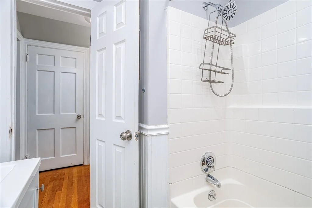 Photo of 23 Tiverton Parkway