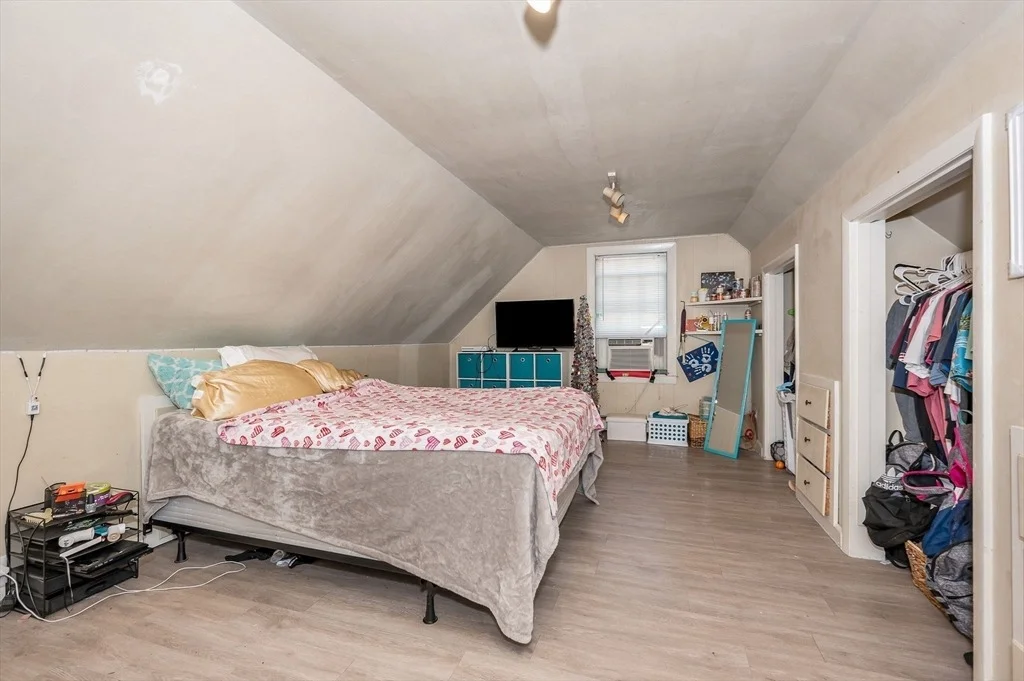 Photo of 71 Middlesex Ave