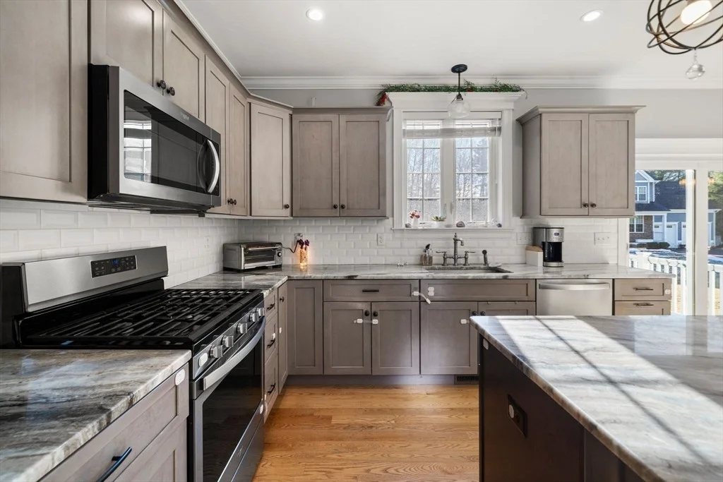 Photo of 24 Lynn Dr