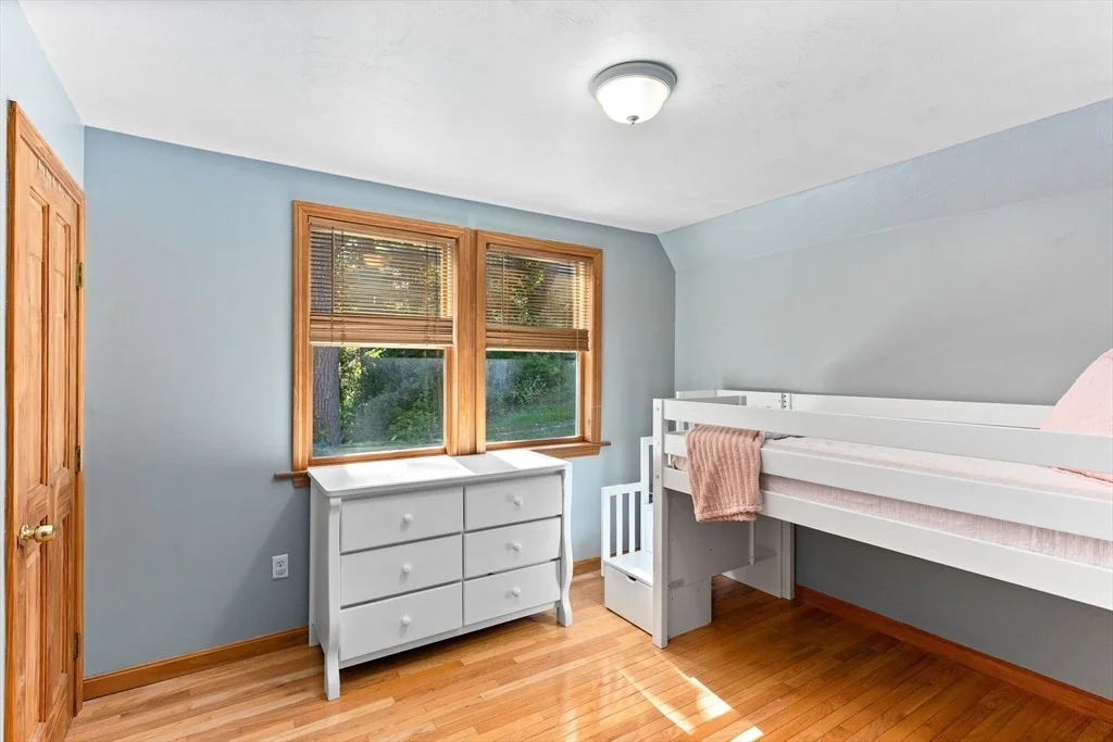 Photo of 32 Pineview Ter