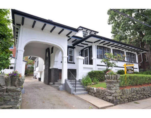 Photo of 18 Commonwealth Terrace