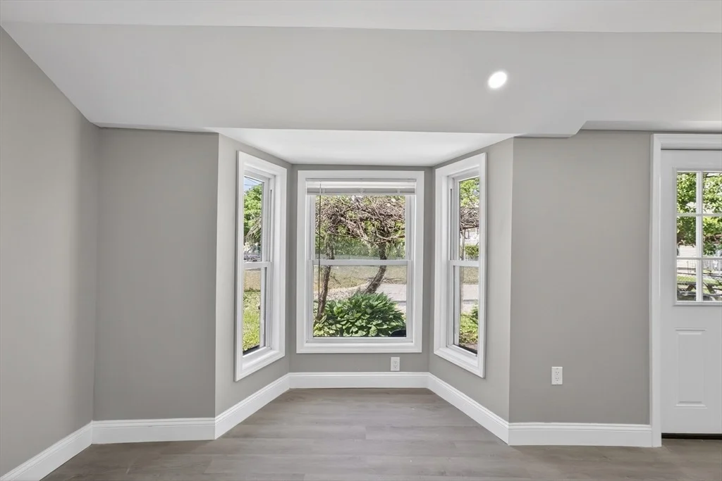 Photo of 370 Pleasant St