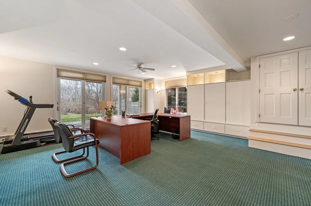 Photo of 170 Beacon St