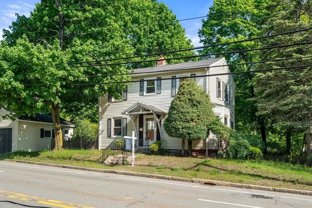 Photo of 1231 Pleasant St