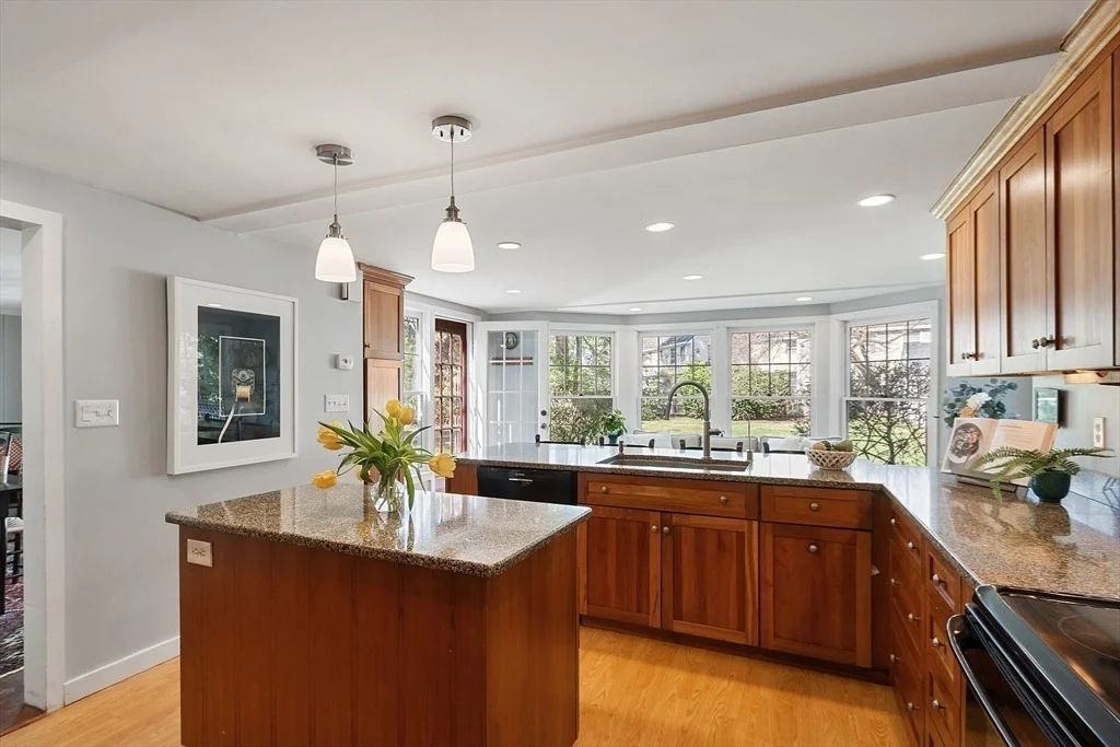Photo of 51 Chestnut St