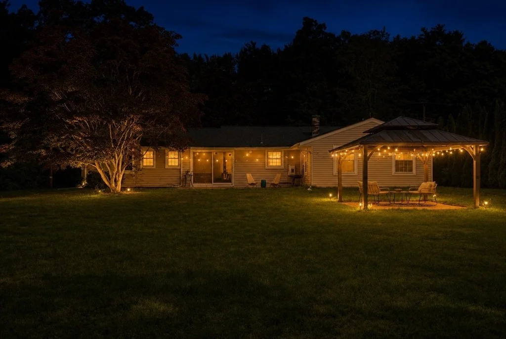 Photo of 38 Ruthellen Rd