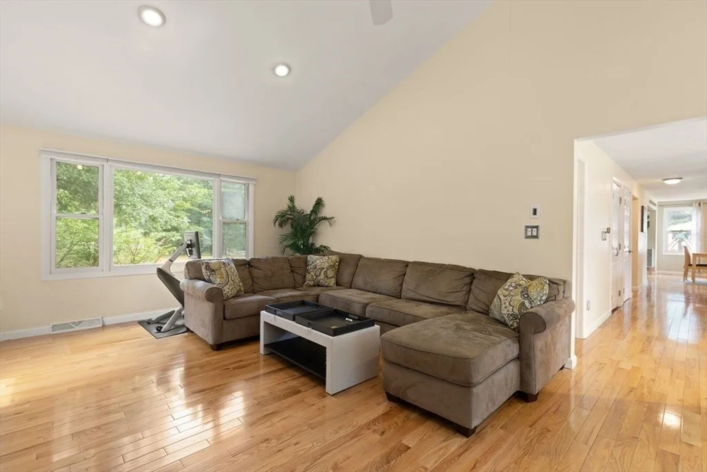 Photo of 10 Cheshire Rd