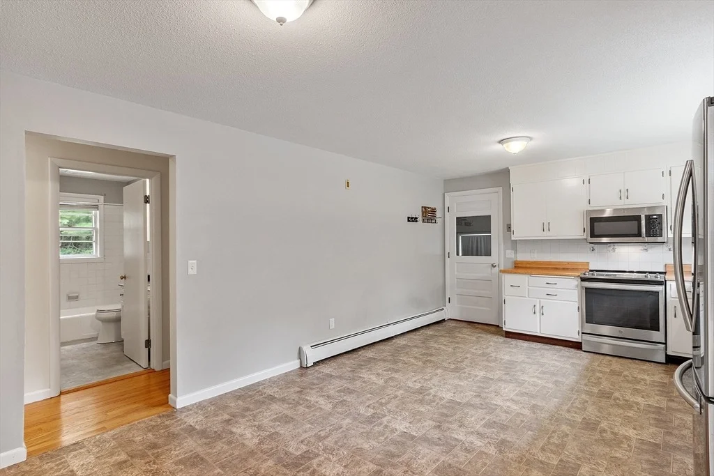 Photo of 374 Mill St Ext