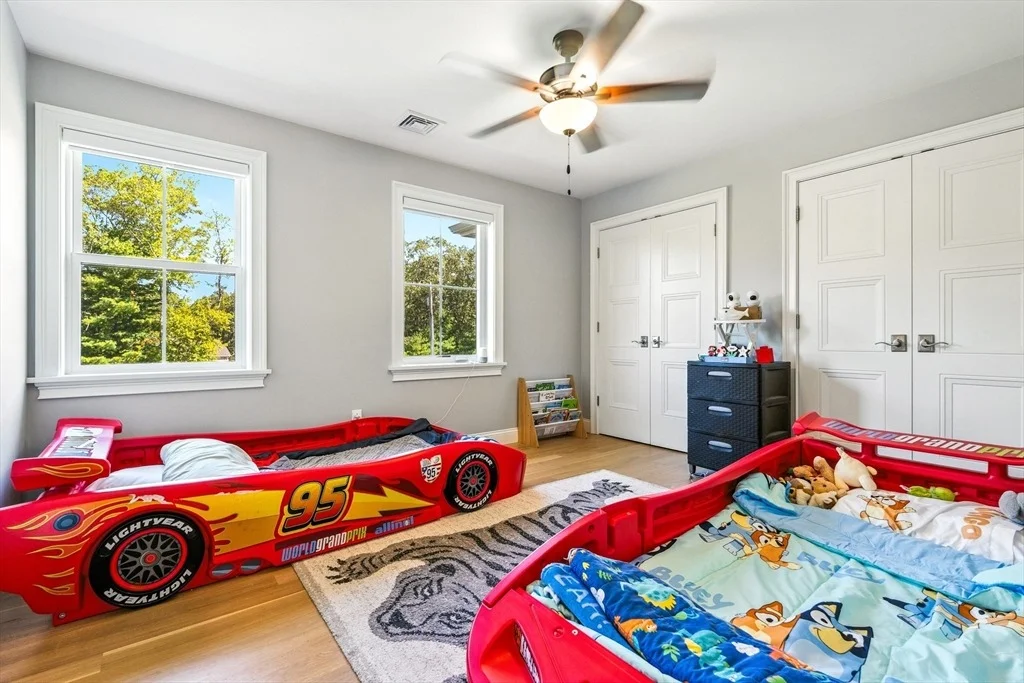 Photo of 262 Douglas Pike
