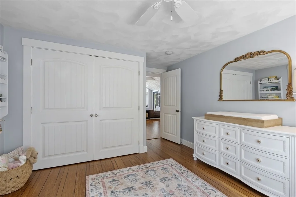 Photo of 91 Lakeshore Drive