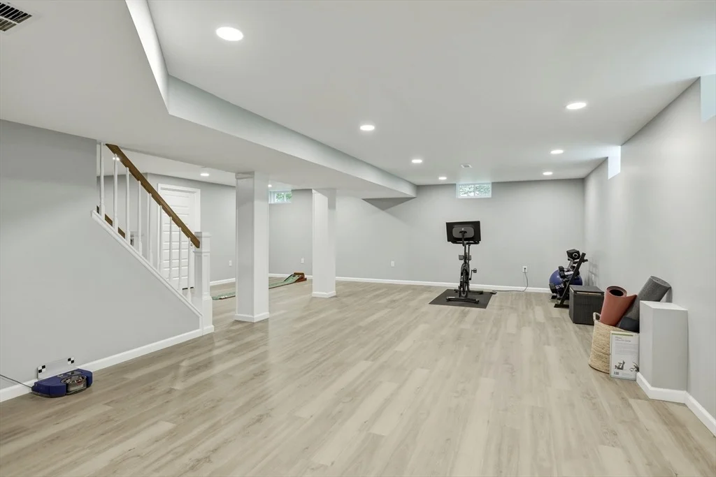 Photo of 12 Crystal Ln
