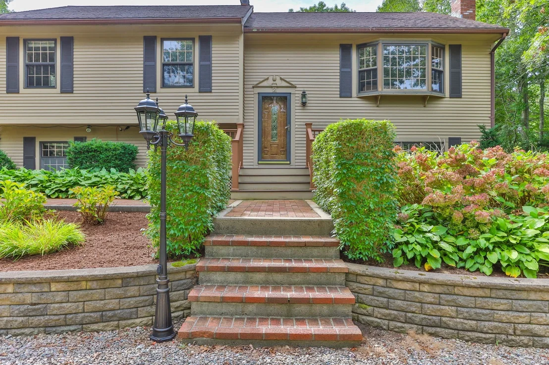 Photo of 2 Robin Rd