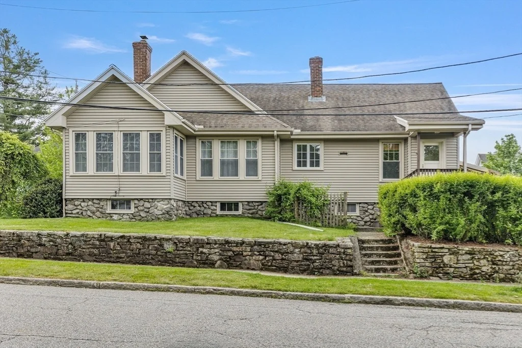 Photo of 53 Hillcroft Ave