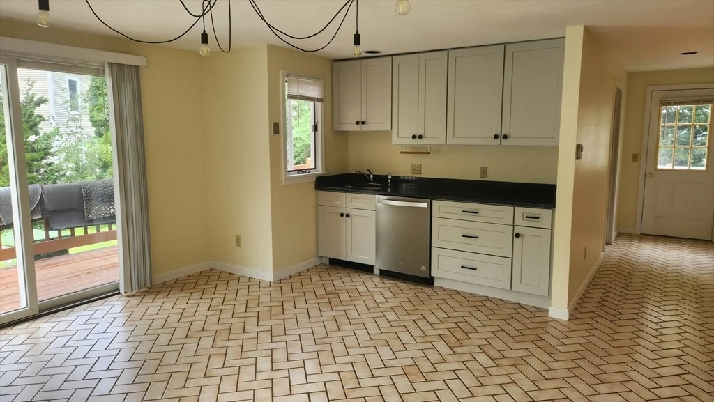 Photo of 131 Whippoorwill Cir