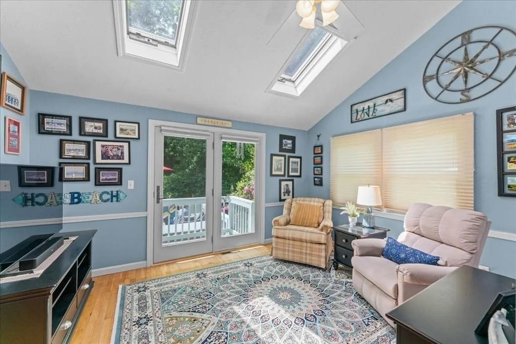 Photo of 579 Walnut St