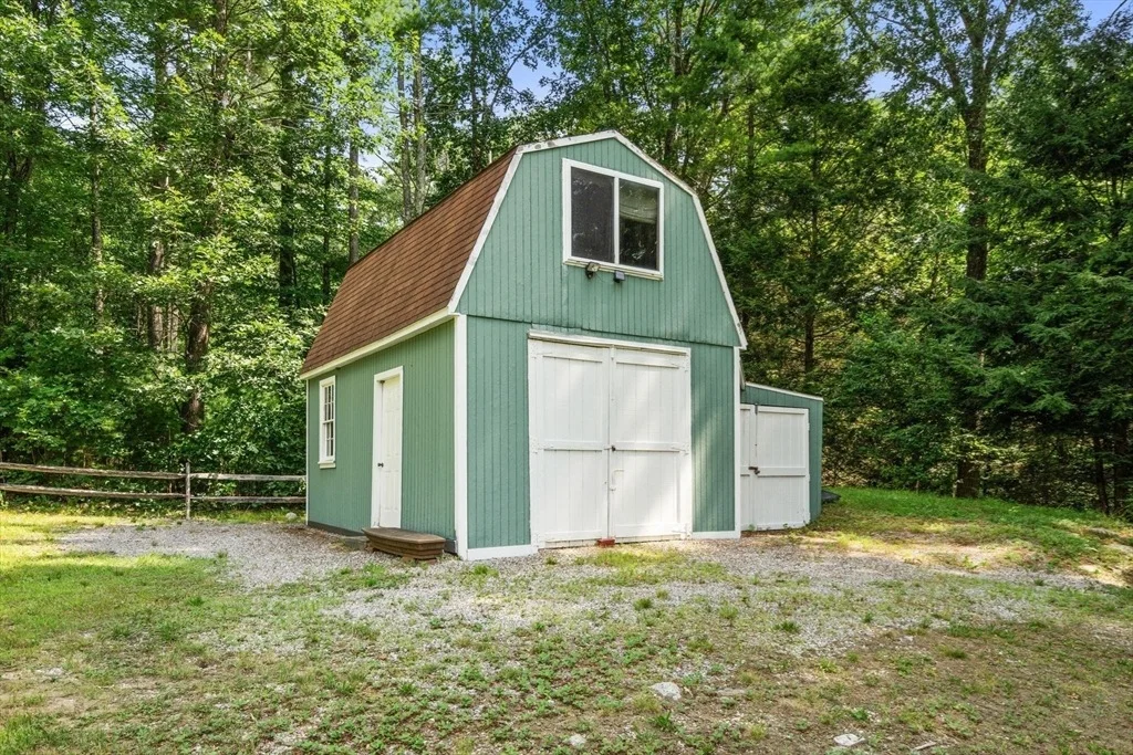 Photo of 749 Alpine Dr