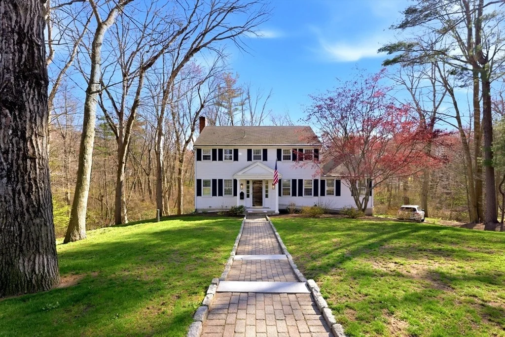 Photo of 14 Minuteman Road