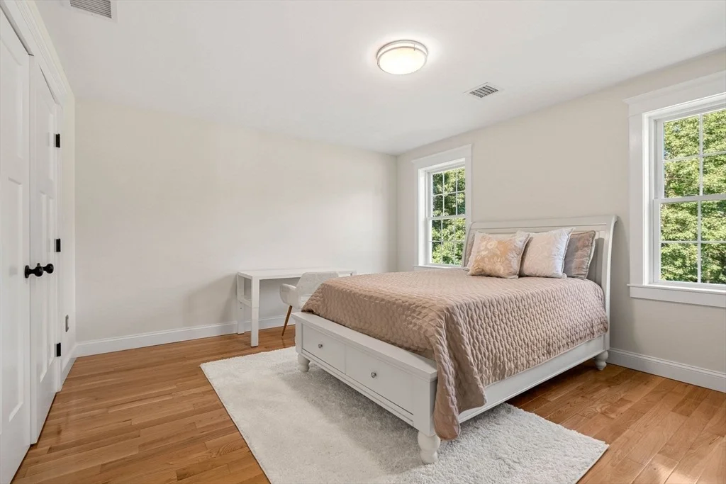 Photo of 431 River St