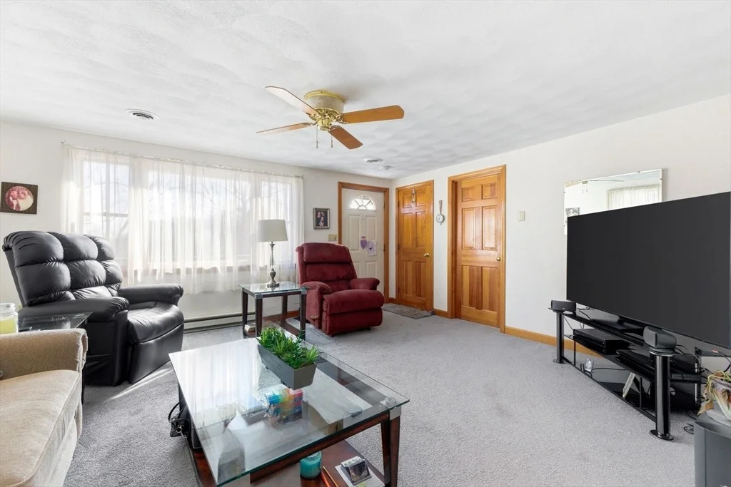 Photo of 43 Woodside Ln