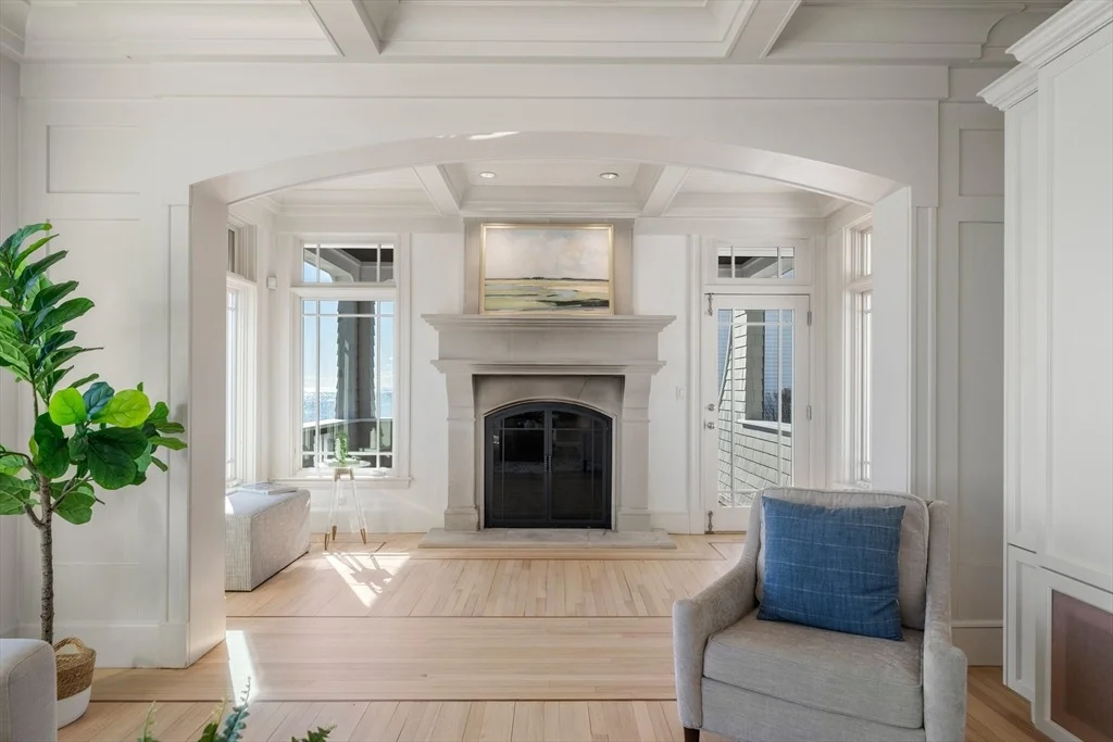 Photo of 21 Circuit Avenue