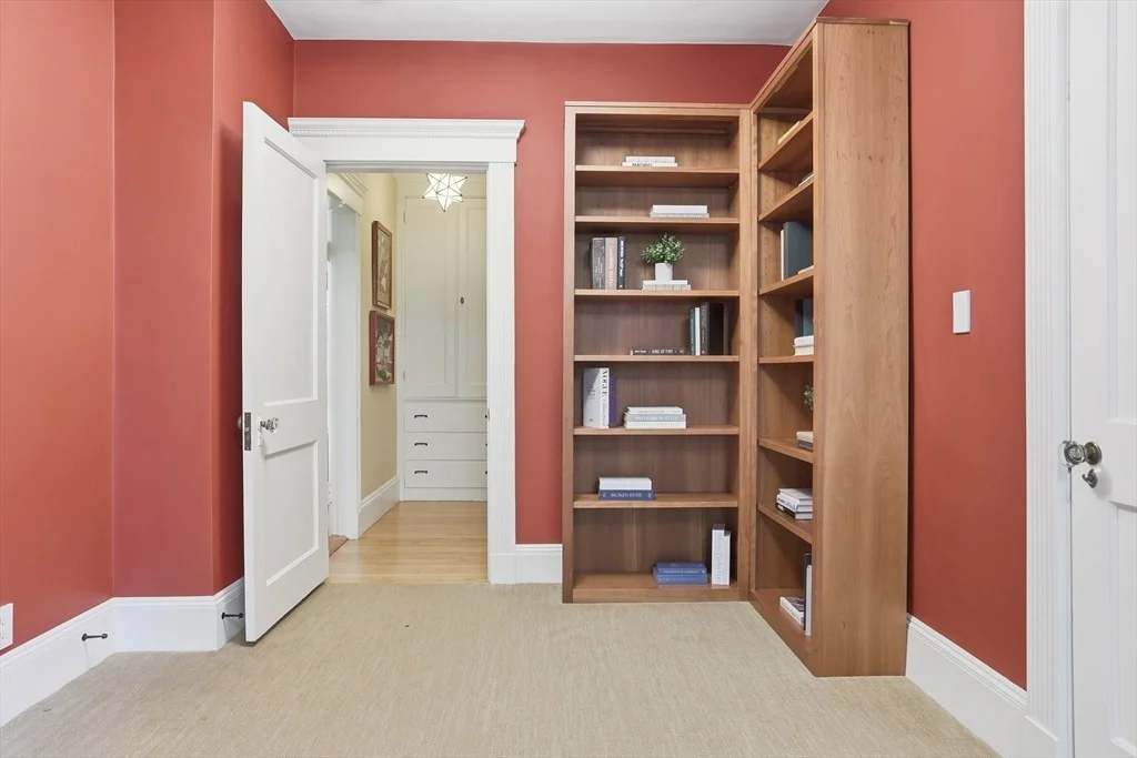 Photo of 6 Oakmount Circle