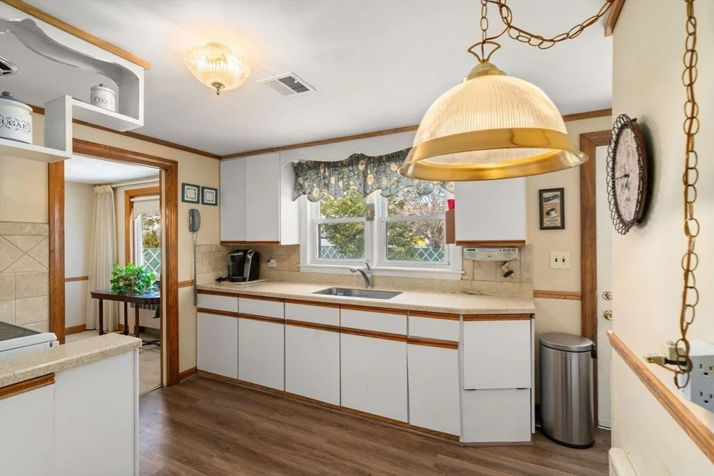 Photo of 28 Saint Dennis Dr
