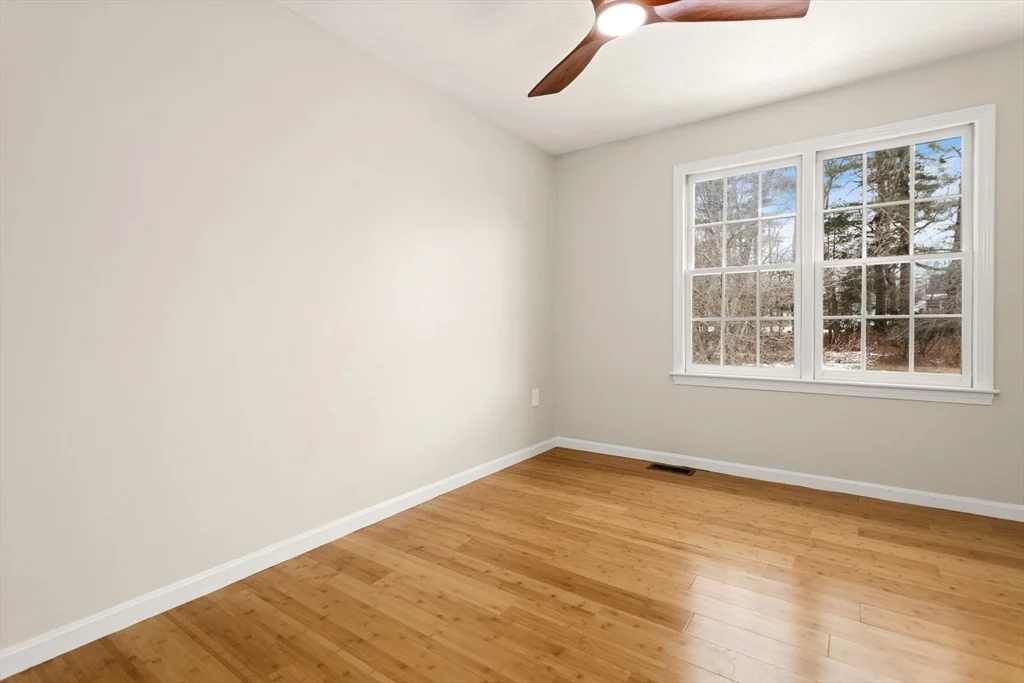 Photo of 4 Spindle Tree Ln
