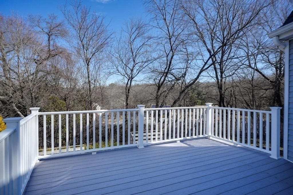 Photo of 8 Crestview Dr