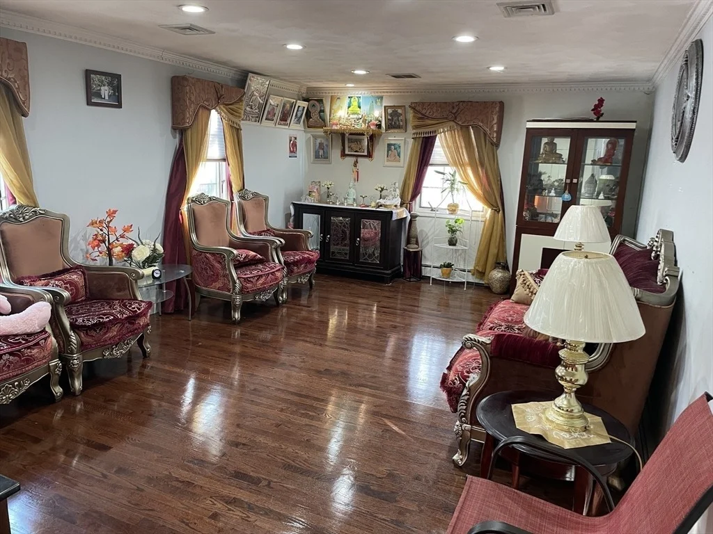Photo of 12 Heritage Ln