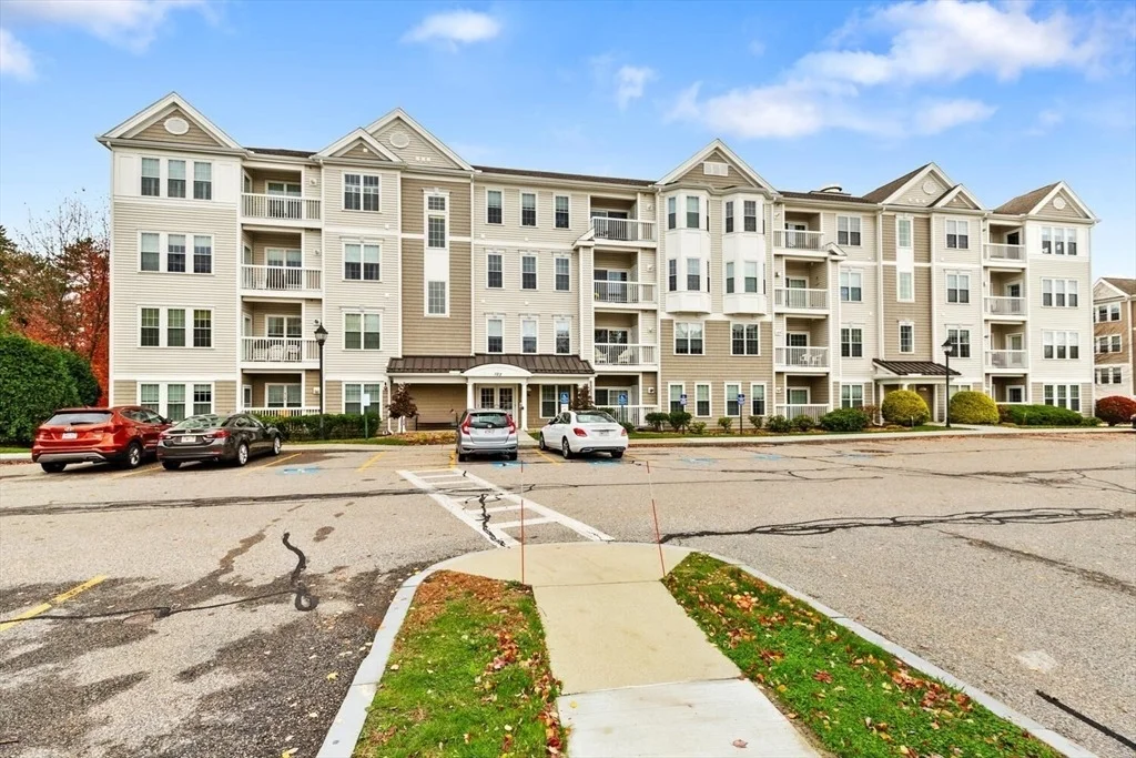 Photo of Unit 3302 at 107 Clocktower Dr