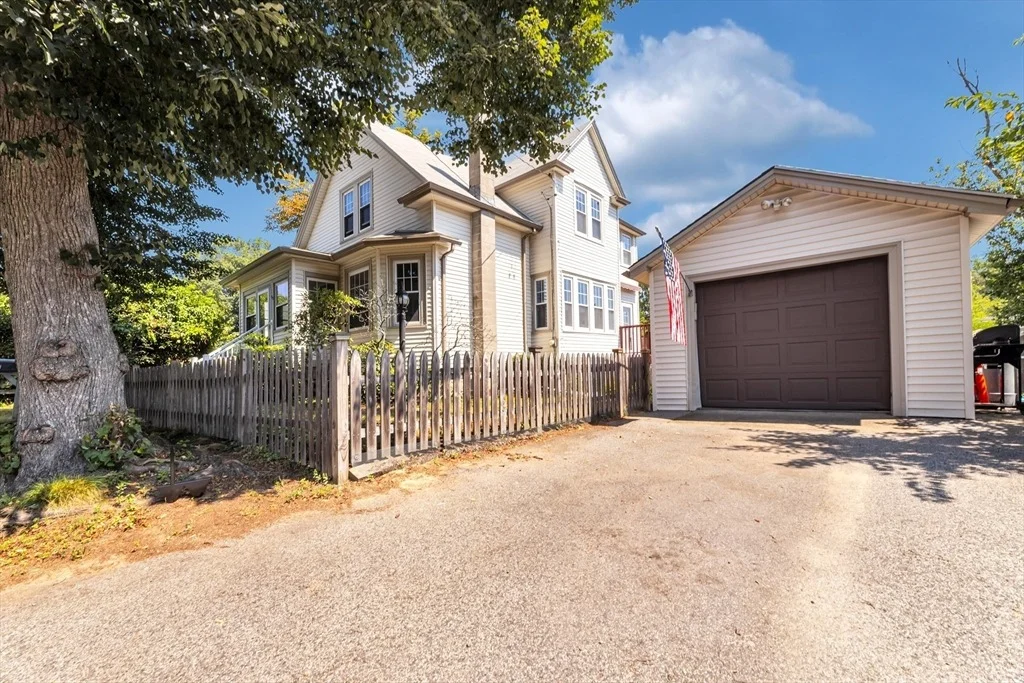 Photo of 39 Arbor Lane