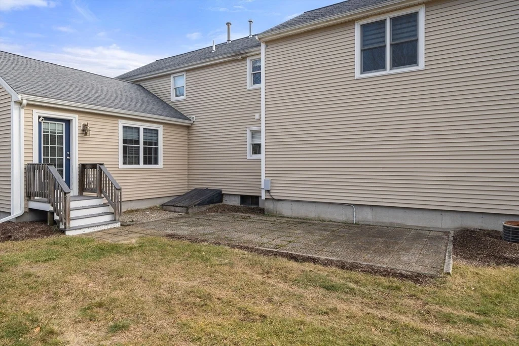 Photo of 35 Nelson Dr