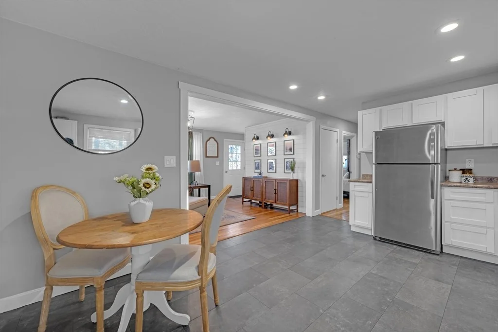 Photo of 8 Sunset Dr