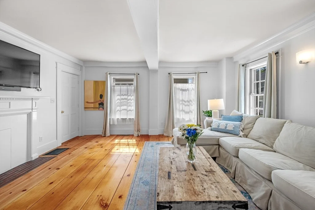 Photo of 15 River St