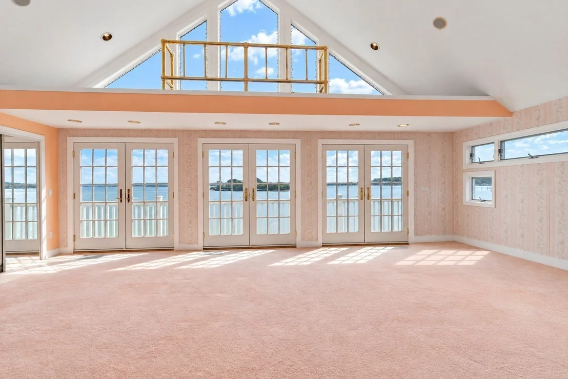 Photo of 125 Edgewater Drive