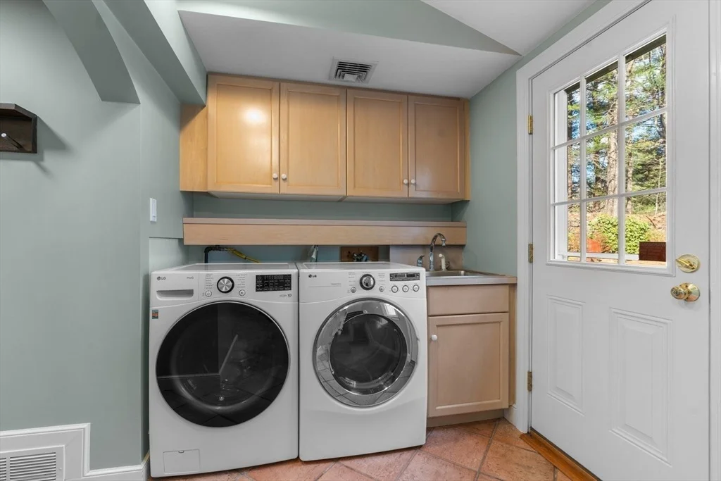 Photo of 8 Webster Lane