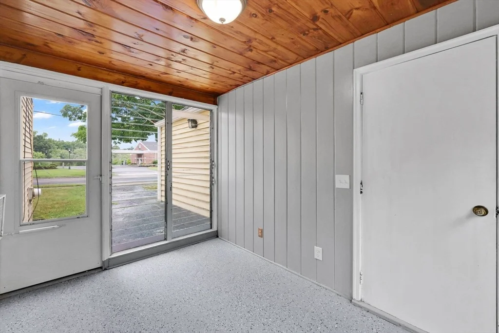 Photo of 38 Tinkham Rd