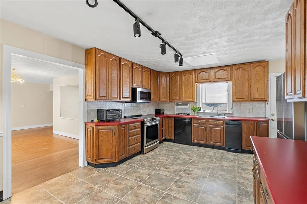 Photo of 79 Royce Rd