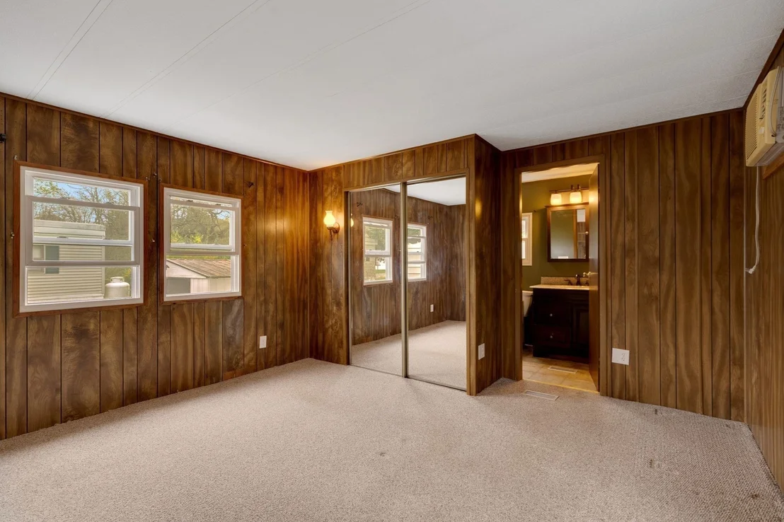 Photo of 39 Thayer Dr