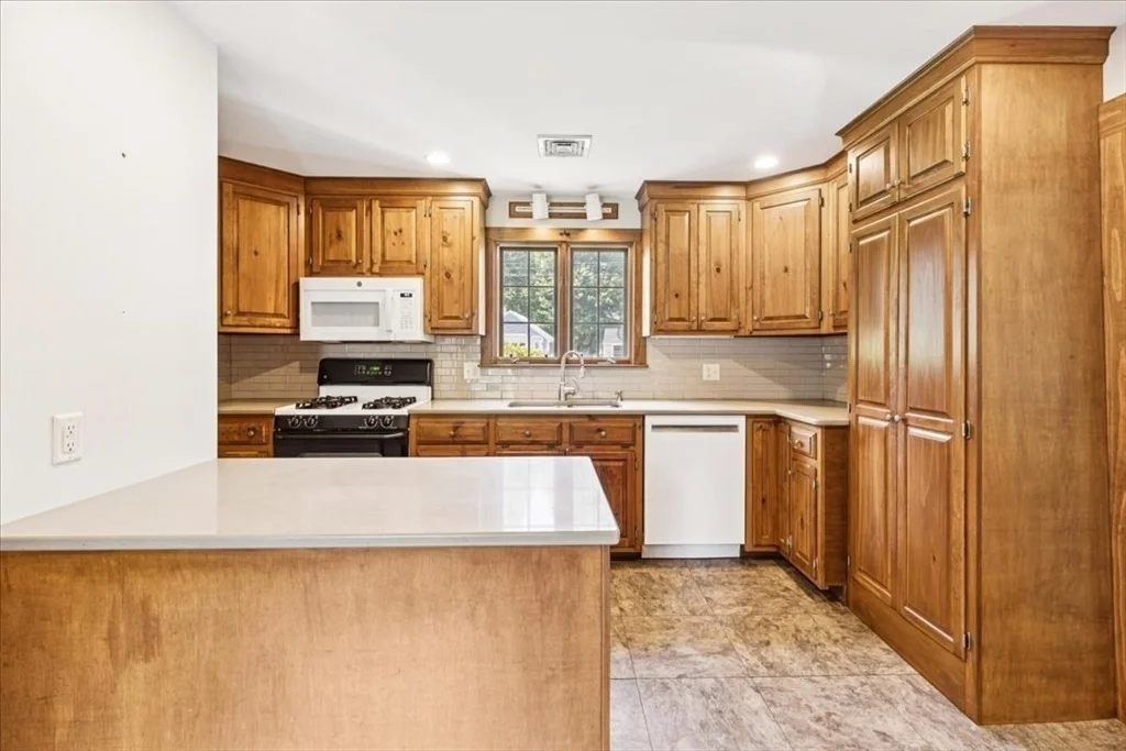 Photo of 16 River Rd