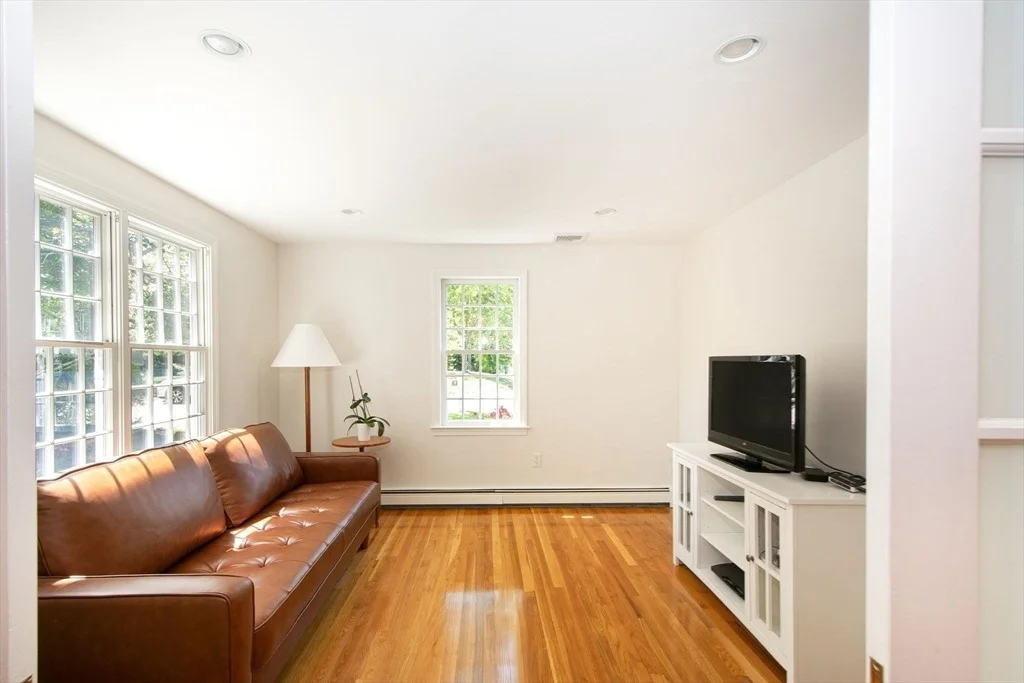 Photo of 39 Ledgewood Dr