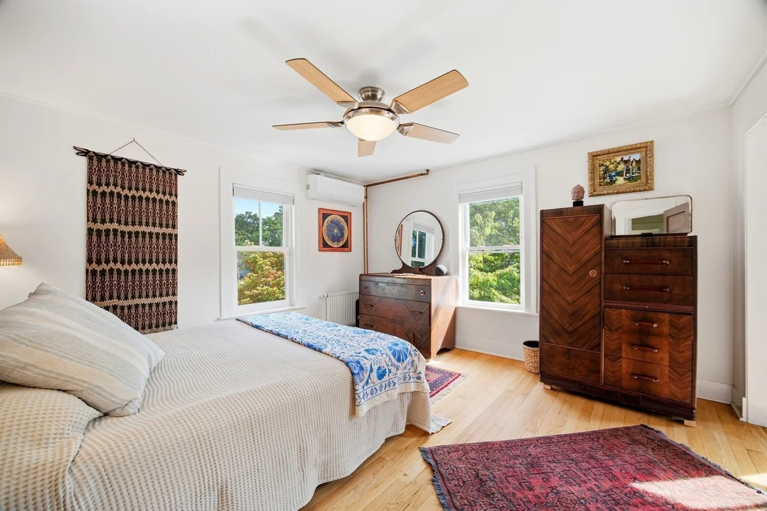 Photo of 211 Crescent St