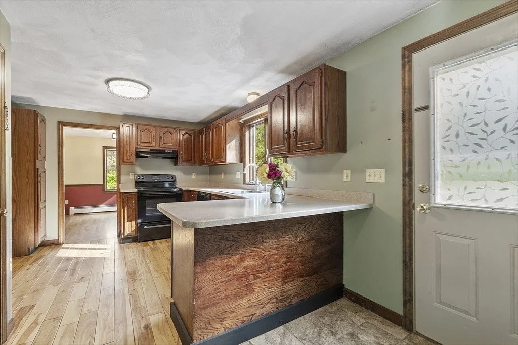 Photo of 146 Lowell Rd